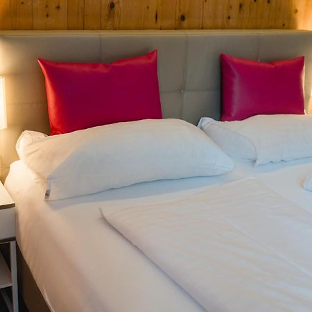 4U Hotel Men Only Hohenthurn ภายนอก รูปภาพ