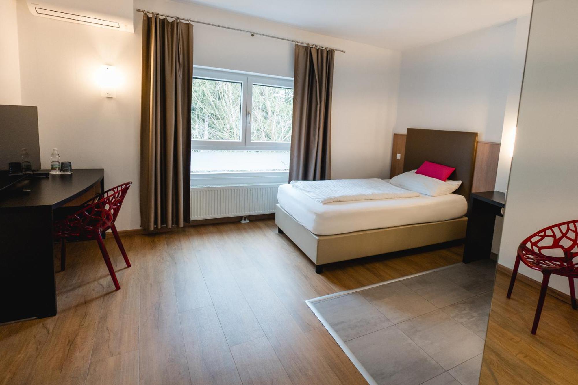 4U Hotel Men Only Hohenthurn ภายนอก รูปภาพ